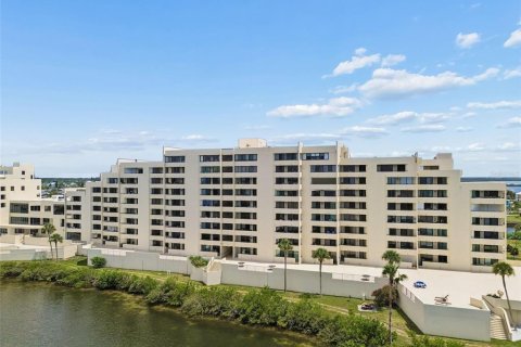 Condo in Hudson, Florida, 1 bedroom  № 2379593 - photo 30