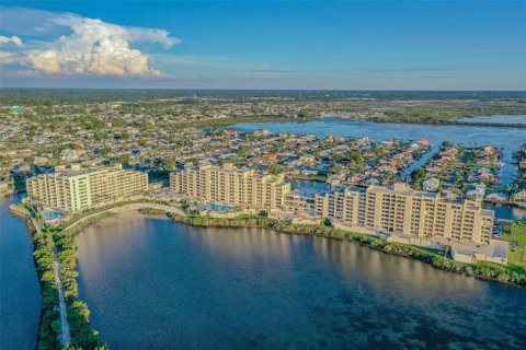 Condo in Hudson, Florida, 1 bedroom  № 2379593 - photo 2