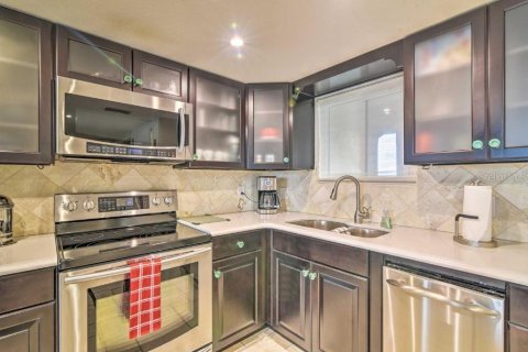 Condo in Hudson, Florida, 1 bedroom  № 2379593 - photo 4