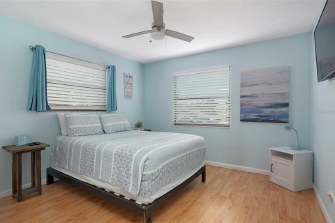 Condominio en venta en Indian Rocks Beach, Florida, 2 dormitorios, 85.47 m2 № 1893732 - foto 17