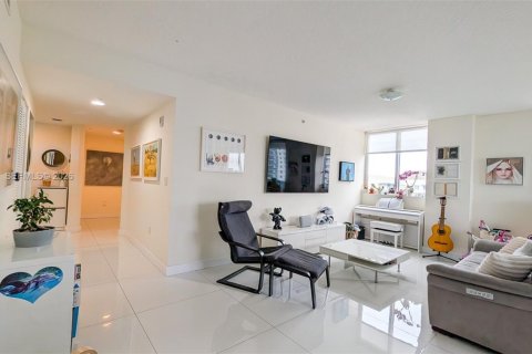 Copropriété à vendre à Miami, Floride: 3 chambres, 122.63 m2 № 2065277 - photo 8