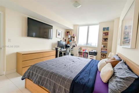 Copropriété à vendre à Miami, Floride: 3 chambres, 122.63 m2 № 2065277 - photo 9