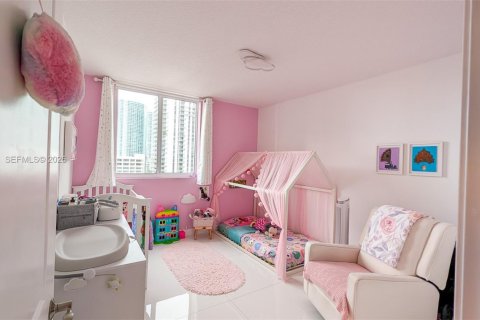 Copropriété à vendre à Miami, Floride: 3 chambres, 122.63 m2 № 2065277 - photo 19