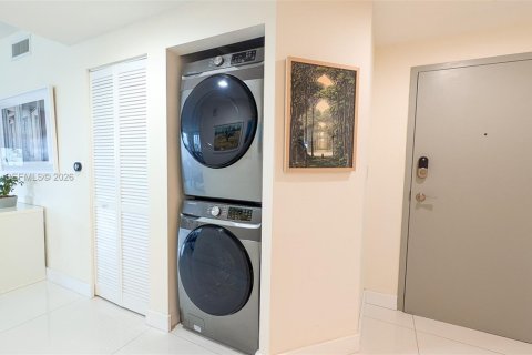 Copropriété à vendre à Miami, Floride: 3 chambres, 122.63 m2 № 2065277 - photo 3