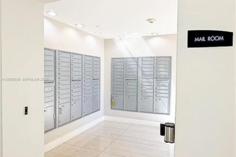 Copropriété à vendre à Miami, Floride: 3 chambres, 122.63 m2 № 2065277 - photo 29