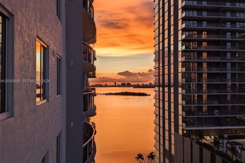 Copropriété à vendre à Miami, Floride: 3 chambres, 122.63 m2 № 2065277 - photo 26