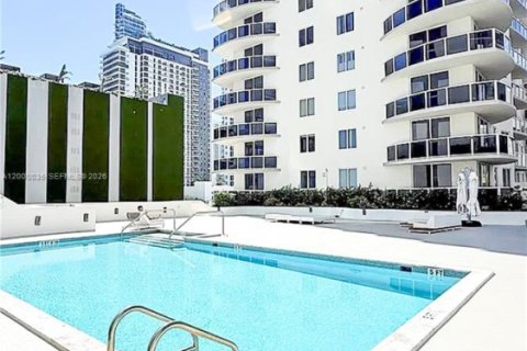 Copropriété à vendre à Miami, Floride: 3 chambres, 122.63 m2 № 2065277 - photo 27