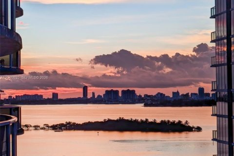 Copropriété à vendre à Miami, Floride: 3 chambres, 122.63 m2 № 2065277 - photo 25