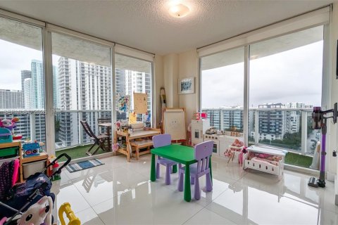 Copropriété à vendre à Miami, Floride: 3 chambres, 122.63 m2 № 2065277 - photo 7