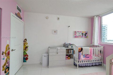 Copropriété à vendre à Miami, Floride: 3 chambres, 122.63 m2 № 2065277 - photo 18