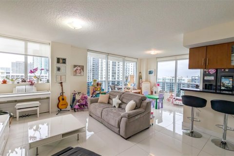 Condo à Miami, Floride, 3 chambres  № 2065277