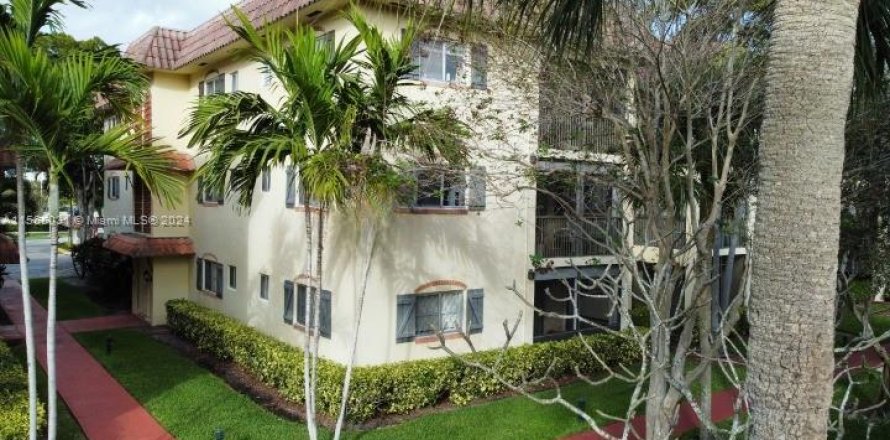 Condominio en Pompano Beach, Florida, 2 dormitorios № 1693892