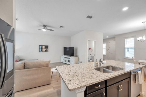 Снять в аренду таунхаус в Уэсли-Чепел, Флорида 6 комнат, 149.39м2, № 2114292 - фото 19