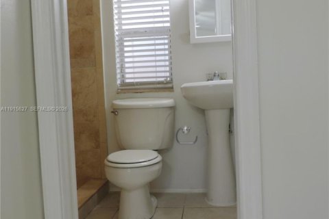 Снять в аренду виллу или дом в Майами, Флорида 2 спальни, 177.91м2, № 1972114 - фото 21