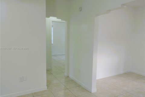 Снять в аренду виллу или дом в Майами, Флорида 2 спальни, 177.91м2, № 1972114 - фото 11