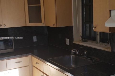 Снять в аренду виллу или дом в Майами, Флорида 2 спальни, 177.91м2, № 1972114 - фото 6