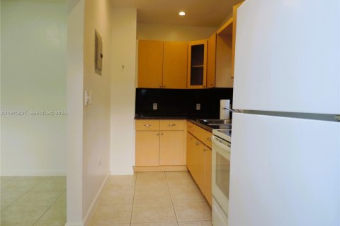 Снять в аренду виллу или дом в Майами, Флорида 2 спальни, 177.91м2, № 1972114 - фото 18