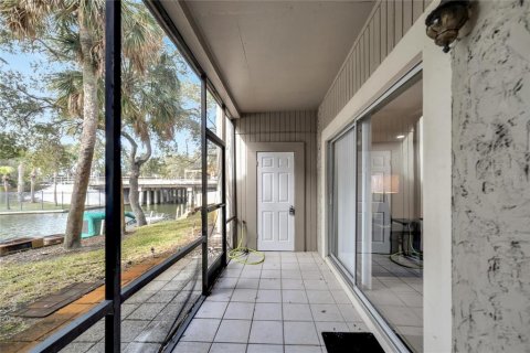 Townhouse in Tampa, Florida 3 bedrooms, 149.57 sq.m. № 2376869 - photo 22