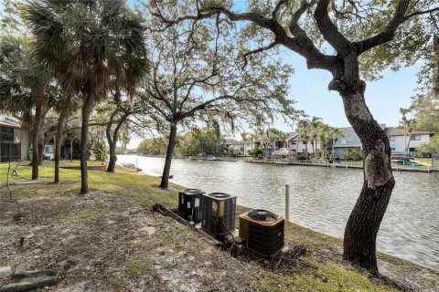 Townhouse in Tampa, Florida 3 bedrooms, 149.57 sq.m. № 2376869 - photo 25