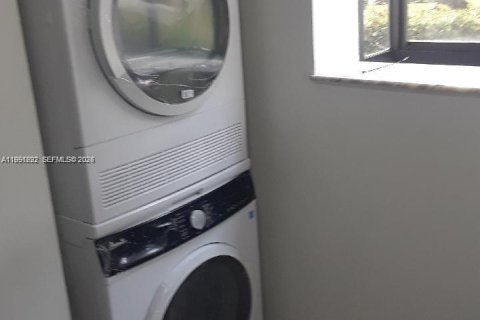 Снять в аренду кондоминиум в Помпано-Бич, Флорида 2 спальни, 77.11м2, № 2006122 - фото 6