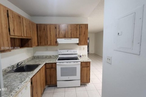 Снять в аренду кондоминиум в Помпано-Бич, Флорида 2 спальни, 77.11м2, № 2006122 - фото 4