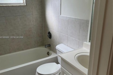 Снять в аренду кондоминиум в Помпано-Бич, Флорида 2 спальни, 77.11м2, № 2006122 - фото 9