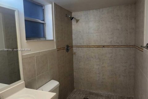 Снять в аренду кондоминиум в Помпано-Бич, Флорида 2 спальни, 77.11м2, № 2006122 - фото 11