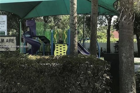 Снять в аренду кондоминиум в Помпано-Бич, Флорида 2 спальни, 77.11м2, № 2006122 - фото 26