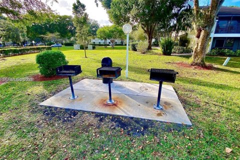 Снять в аренду кондоминиум в Помпано-Бич, Флорида 2 спальни, 77.11м2, № 2006122 - фото 30