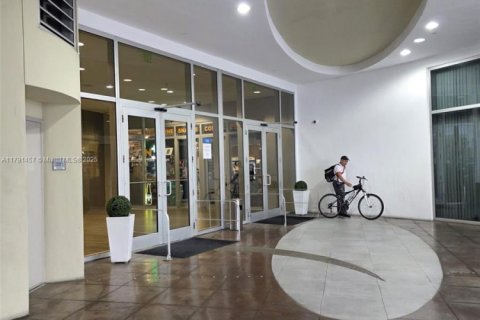Condominio en venta en Miami, Florida, 37.25 m2 № 1861205 - foto 2