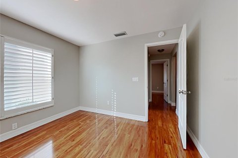 House in Brandon, Florida 3 bedrooms, 163.88 sq.m. № 2302627 - photo 7