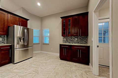 House in Brandon, Florida 3 bedrooms, 163.88 sq.m. № 2302627 - photo 4