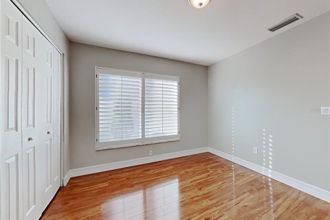 House in Brandon, Florida 3 bedrooms, 163.88 sq.m. № 2302627 - photo 8