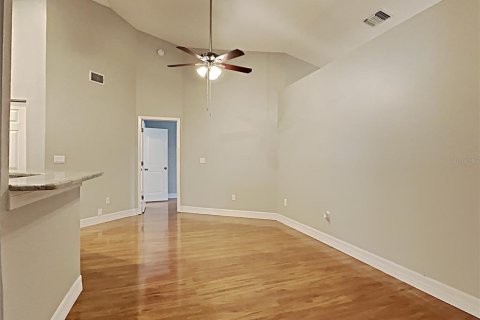 House in Brandon, Florida 3 bedrooms, 163.88 sq.m. № 2302627 - photo 2