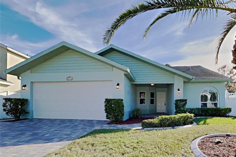 House in Brandon, Florida 3 bedrooms, 163.88 sq.m. № 2302627