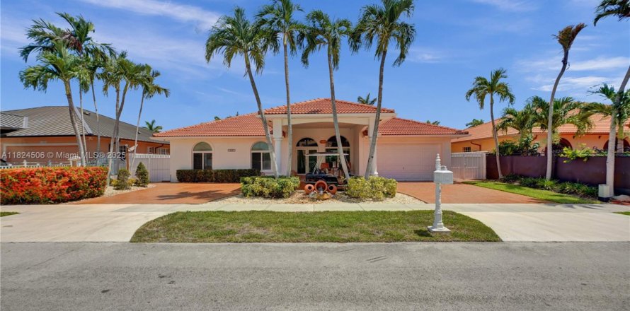 Casa en Miami, Florida 4 dormitorios, 221.11 m2 № 1794216