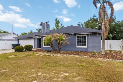 Villa ou maison à Orlando, Floride 3 chambres, 141.3 m2 № 2348187