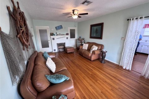 Commercial property in Avon Park, Florida 108.14 sq.m. № 2213744 - photo 17