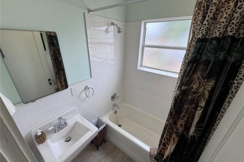 Commercial property in Avon Park, Florida 108.14 sq.m. № 2213744 - photo 10