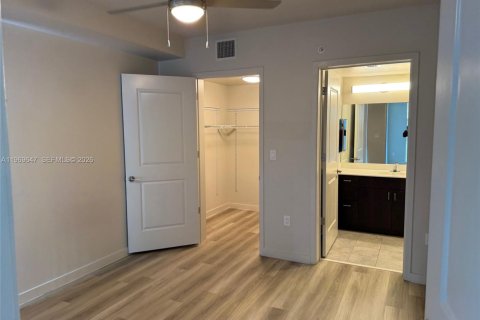 Снять в аренду виллу или дом в Форт-Лодердейл, Флорида 2 спальни, 88.26м2, № 2032409 - фото 5