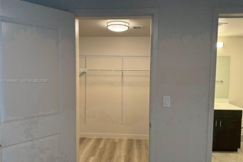 Снять в аренду виллу или дом в Форт-Лодердейл, Флорида 2 спальни, 88.26м2, № 2032409 - фото 6