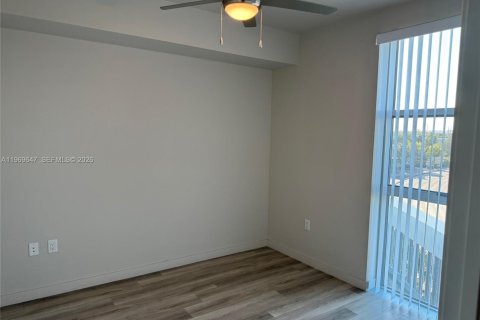 Снять в аренду виллу или дом в Форт-Лодердейл, Флорида 2 спальни, 88.26м2, № 2032409 - фото 8