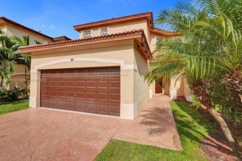 House in Doral, Florida 3 bedrooms, 205.13 sq.m. № 1920411 - photo 2