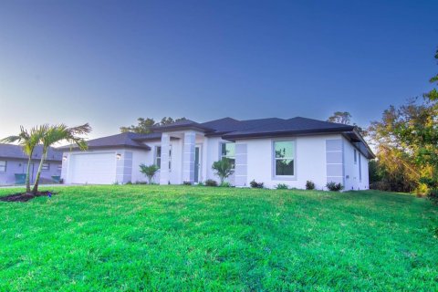 Villa ou maison à vendre à Englewood, Floride: 4 chambres, 229 m2 № 1733025 - photo 1