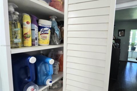 Condominio en venta en Pembroke Pines, Florida, 2 dormitorios, 86.68 m2 № 1956076 - foto 26