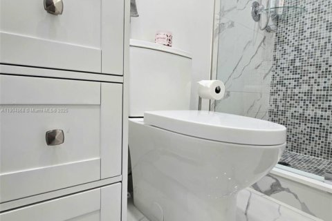 Condominio en venta en Pembroke Pines, Florida, 2 dormitorios, 86.68 m2 № 1956076 - foto 28