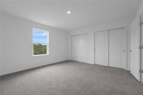 House in Palm Bay, Florida 5 bedrooms, 265.33 sq.m. № 2306266 - photo 7