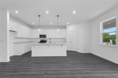 House in Palm Bay, Florida 5 bedrooms, 265.33 sq.m. № 2306266 - photo 23