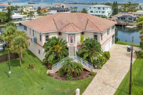 Villa ou maison à vendre à Hernando Beach, Floride: 3 chambres, 260.03 m2 № 2285292 - photo 4