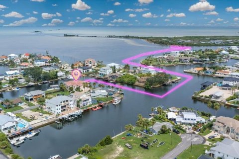 Villa ou maison à vendre à Hernando Beach, Floride: 3 chambres, 260.03 m2 № 2285292 - photo 9